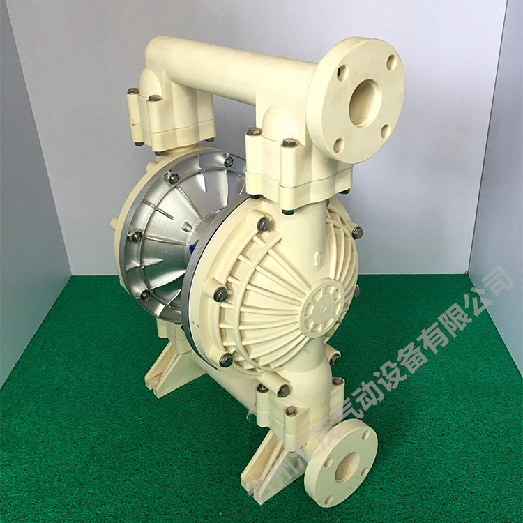 塑料氣動隔膜泵側(cè)面圖一