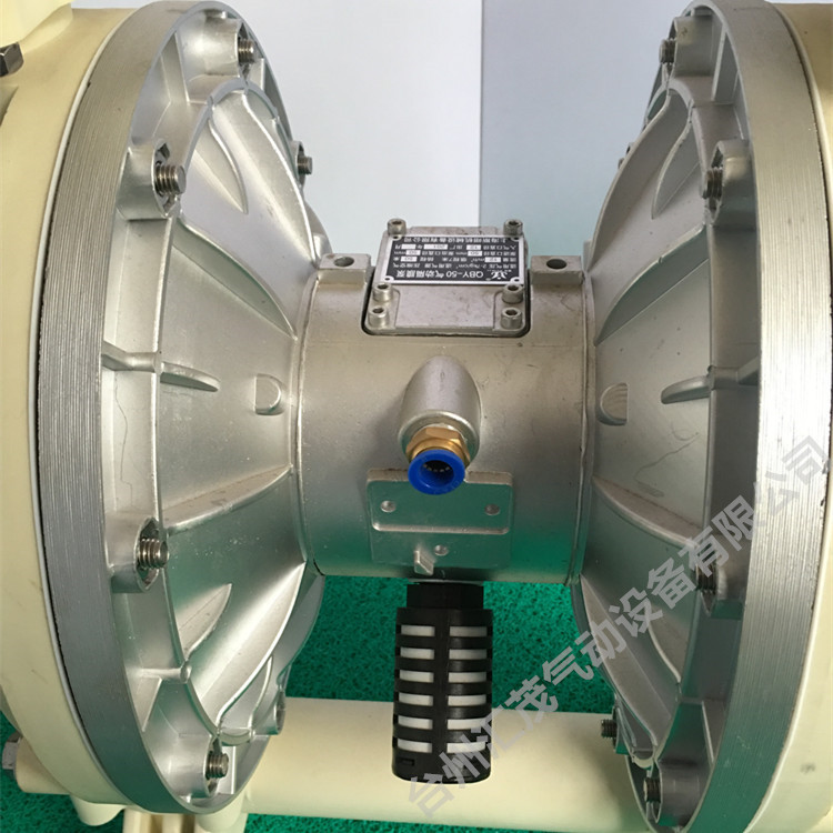 塑料氣動隔膜泵正面圖一