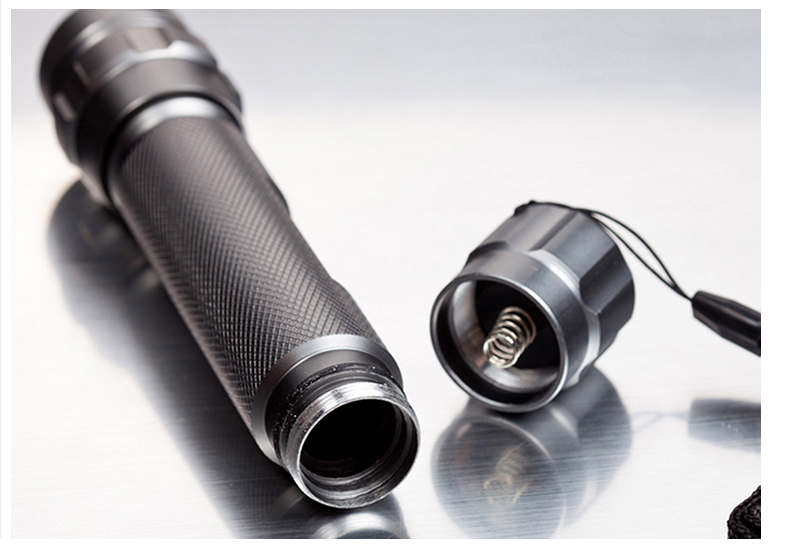 手電筒分開細節展示 手電筒分開細節展示